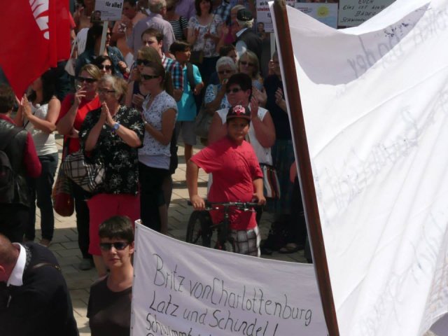 02. Juli 2013 Demo und Stadtratsitzung